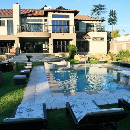 Africa Paradise - Or Tambo Airport Boutique Hotel Benoni Buitenkant foto