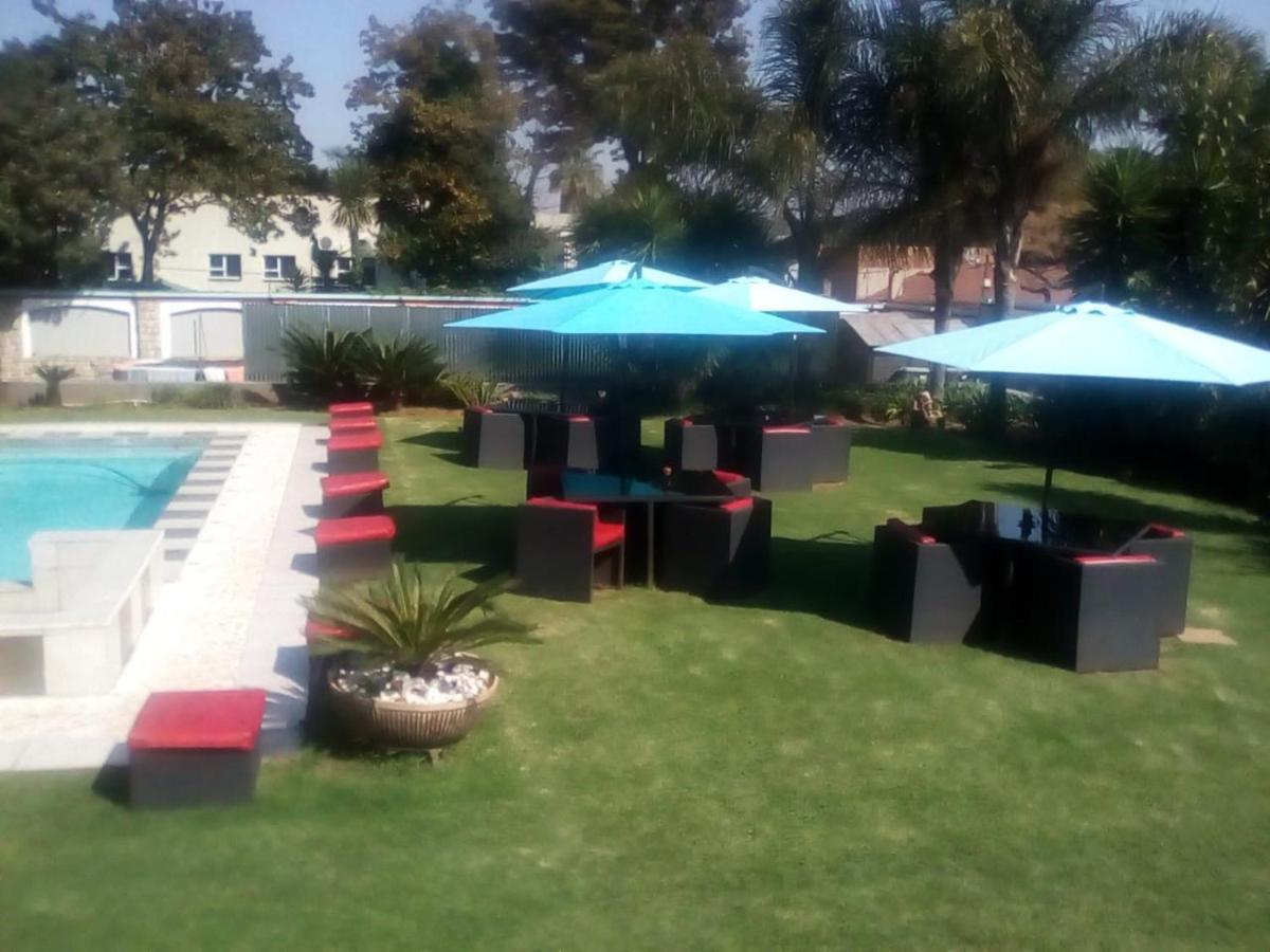 Africa Paradise - Or Tambo Airport Boutique Hotel Benoni Buitenkant foto