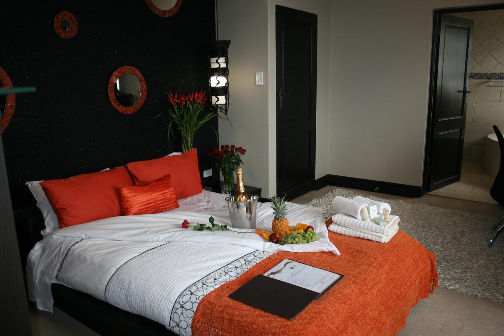 Africa Paradise - Or Tambo Airport Boutique Hotel Benoni Buitenkant foto