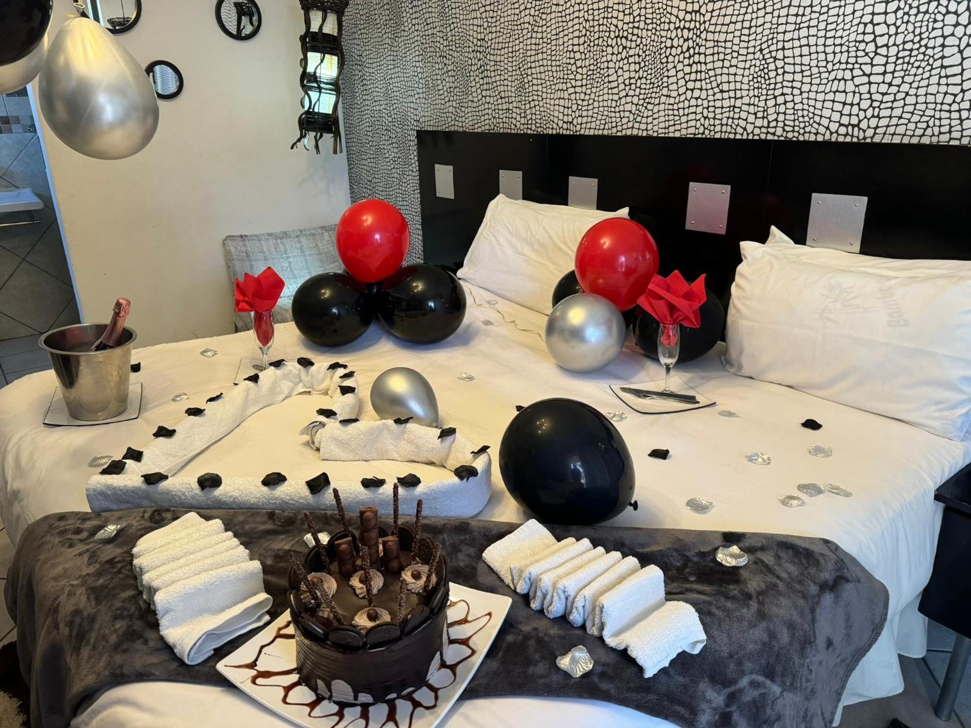 Africa Paradise - Or Tambo Airport Boutique Hotel Benoni Buitenkant foto