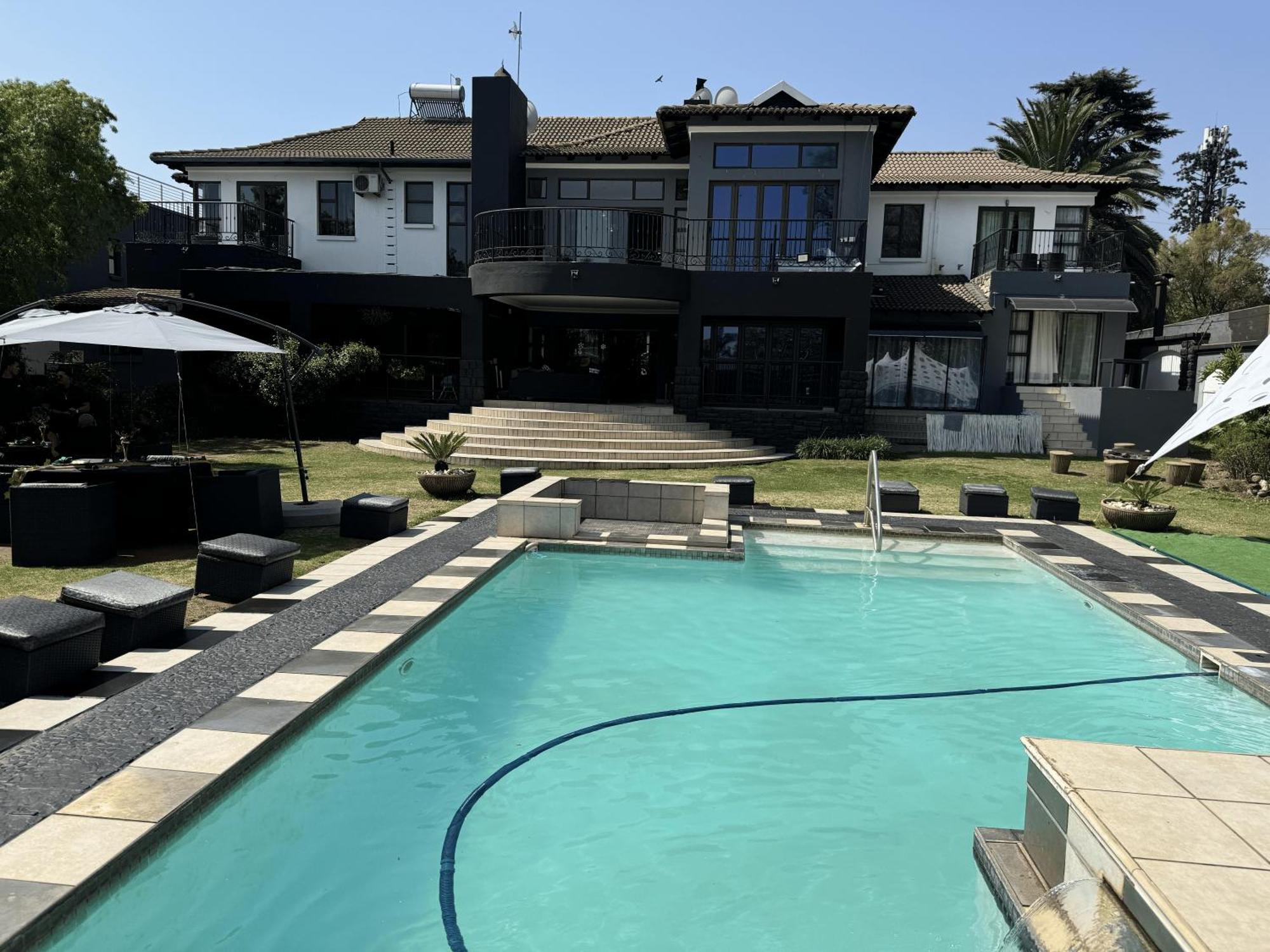 Africa Paradise - Or Tambo Airport Boutique Hotel Benoni Buitenkant foto
